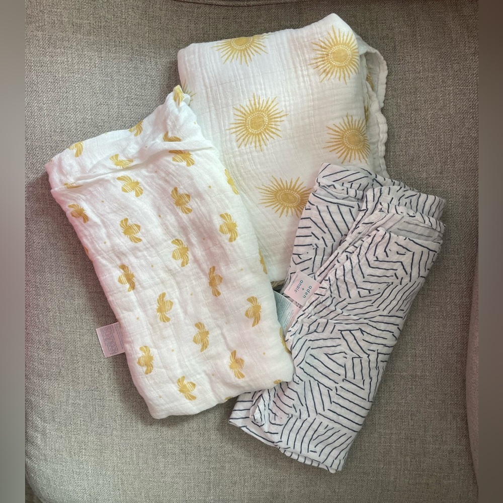 aden + anais Silky Soft Swaddle Blankets (3)